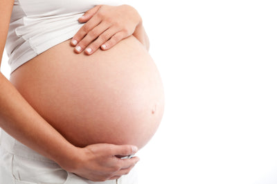 An effective 4-step pregnancy skincare routine to prevent stretch marks and loss of tone